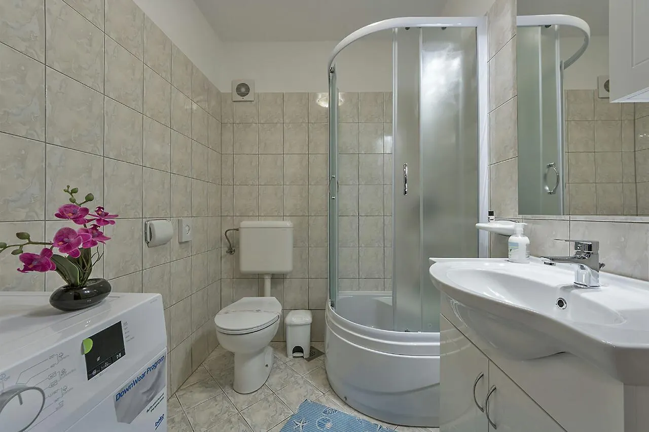 Apartments Monte Grande Pula 0*,
